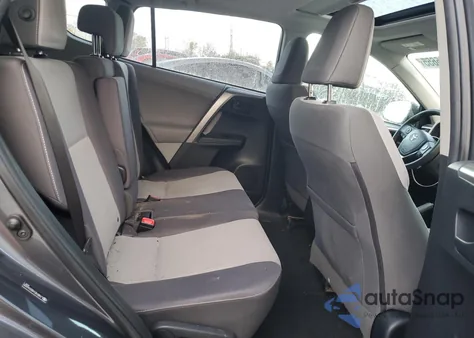 2013 Toyota Rav4 Xle z USA, uszkodzony, nr VIN JTMRFREV4DD044905